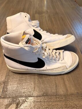 MEN'S SIZE 9 Nike Blazer Mid '77 Shoes Sneakers White Black BQ6806-100